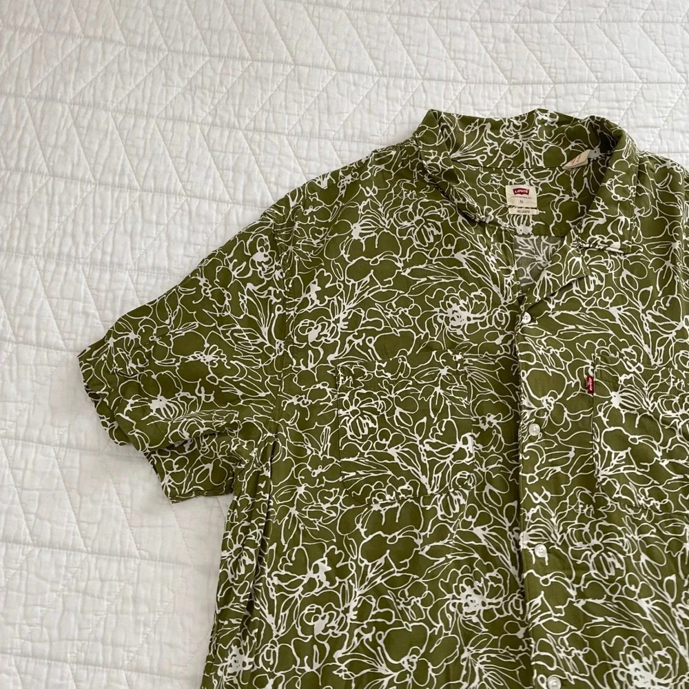 Levis Classic Camper Shirt Mens XL Relaxed Olive Green Floral Short Sleeve NWT